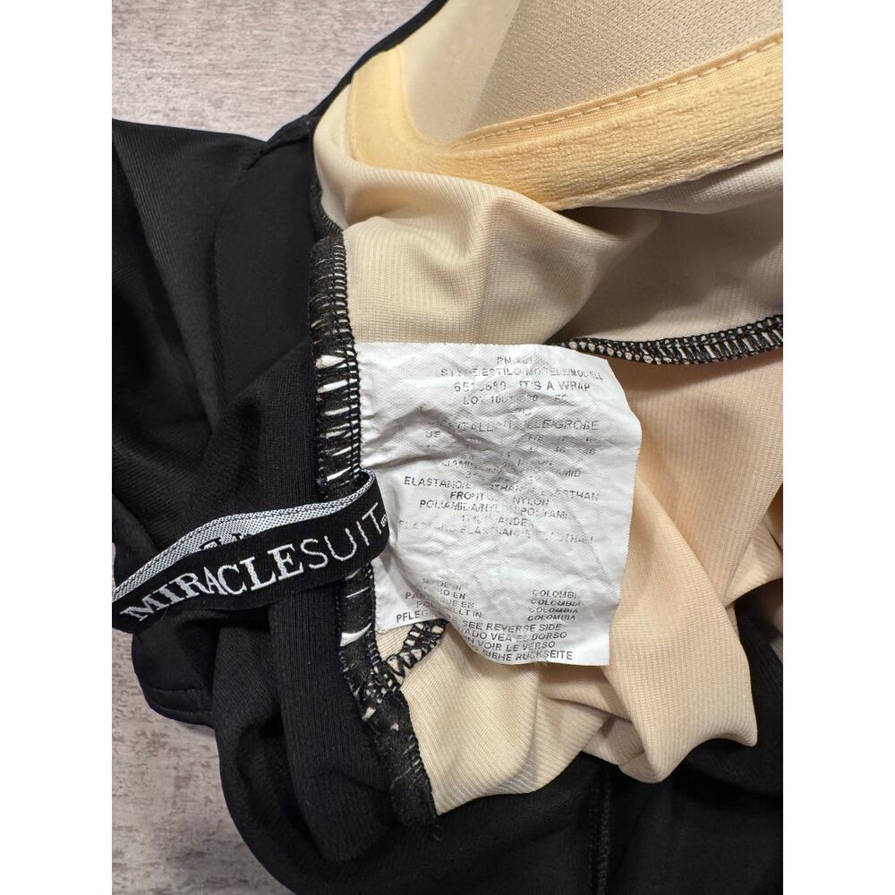 Miraclesuit Size 12 It’s A Wrap Swimsuit Estilo Petal to the Metal Black & Gold - Picture 5 of 10